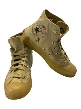 Coverse “stronger together” size 6.5